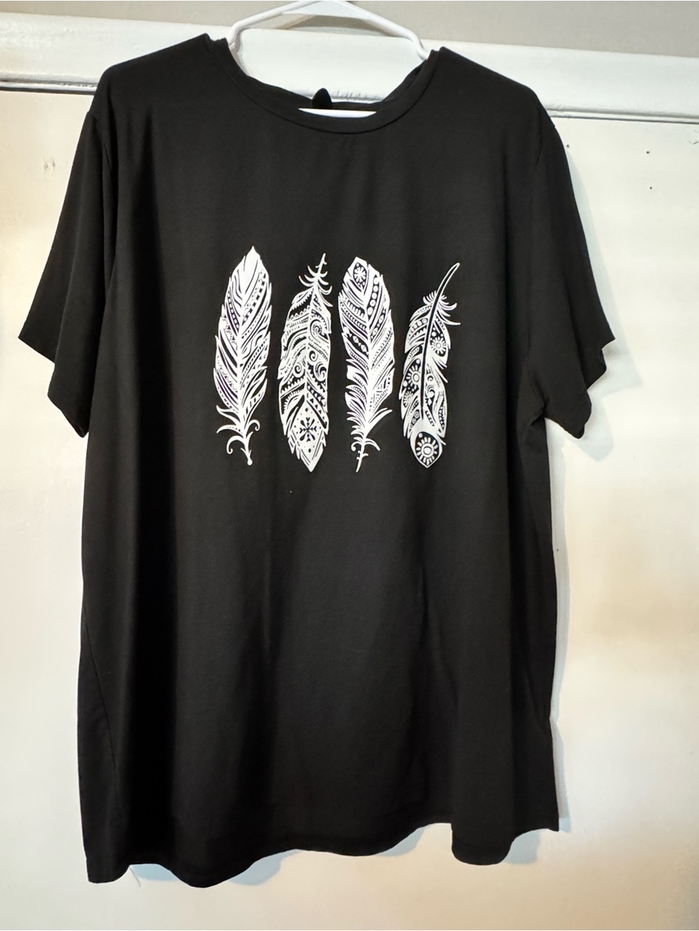 SHEIN Black Short Sleeve Tee with White Feather Design